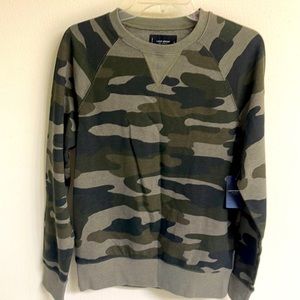 Men’s crew neck sweatshirt by Lucky brand.
